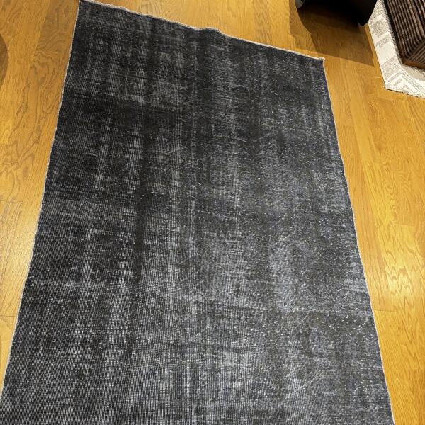 Midnight Velvet Rug – Handmade Charcoal Black Modern Carpet