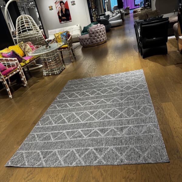 Modern Gray Geometric Area Rug – Scandinavian Minimalist Style