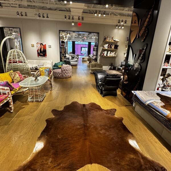 Premium Brown Cowhide Rug – Genuine Leather Area Rug