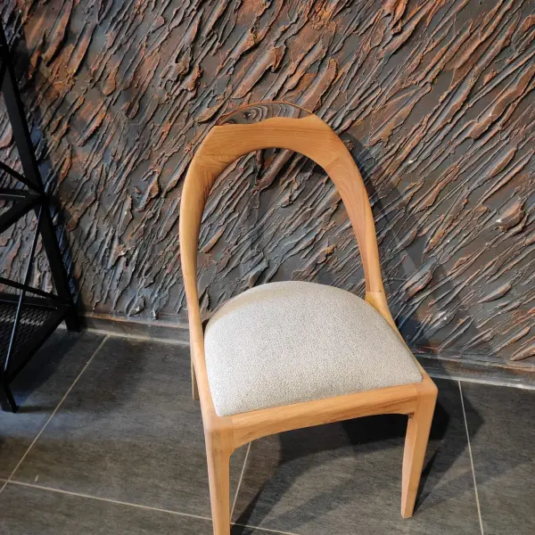 Modern Walnut Wood Chair – Stylish and Comfortable Wooden Seating