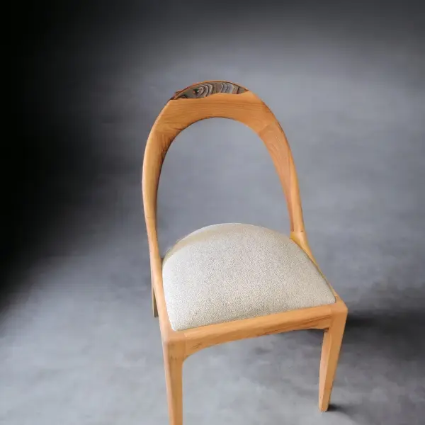 Modern Walnut Wood Chair – Stylish and Comfortable Wooden Seating