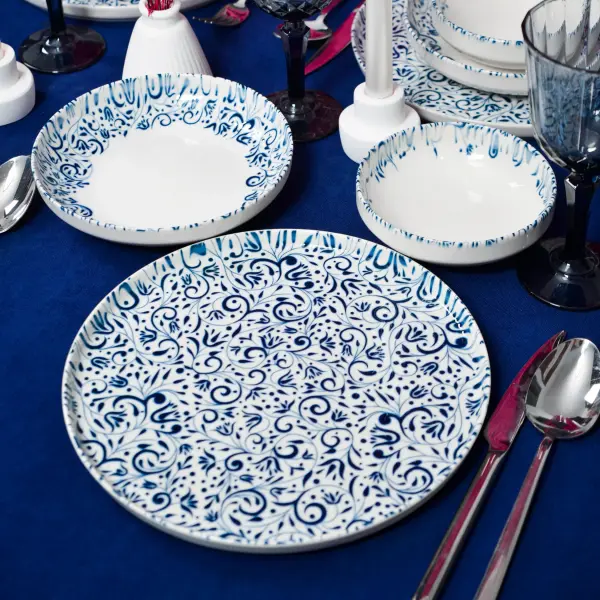 Laleli Porcelain Dinnerware Set (24 Pieces)