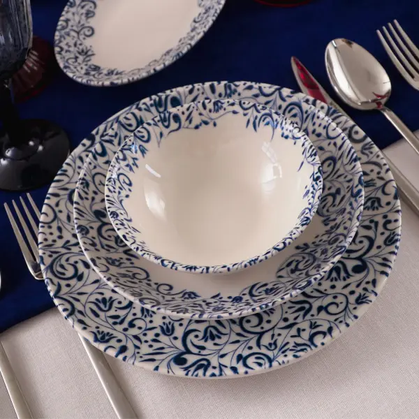 Laleli Porcelain Dinnerware Set (24 Pieces)
