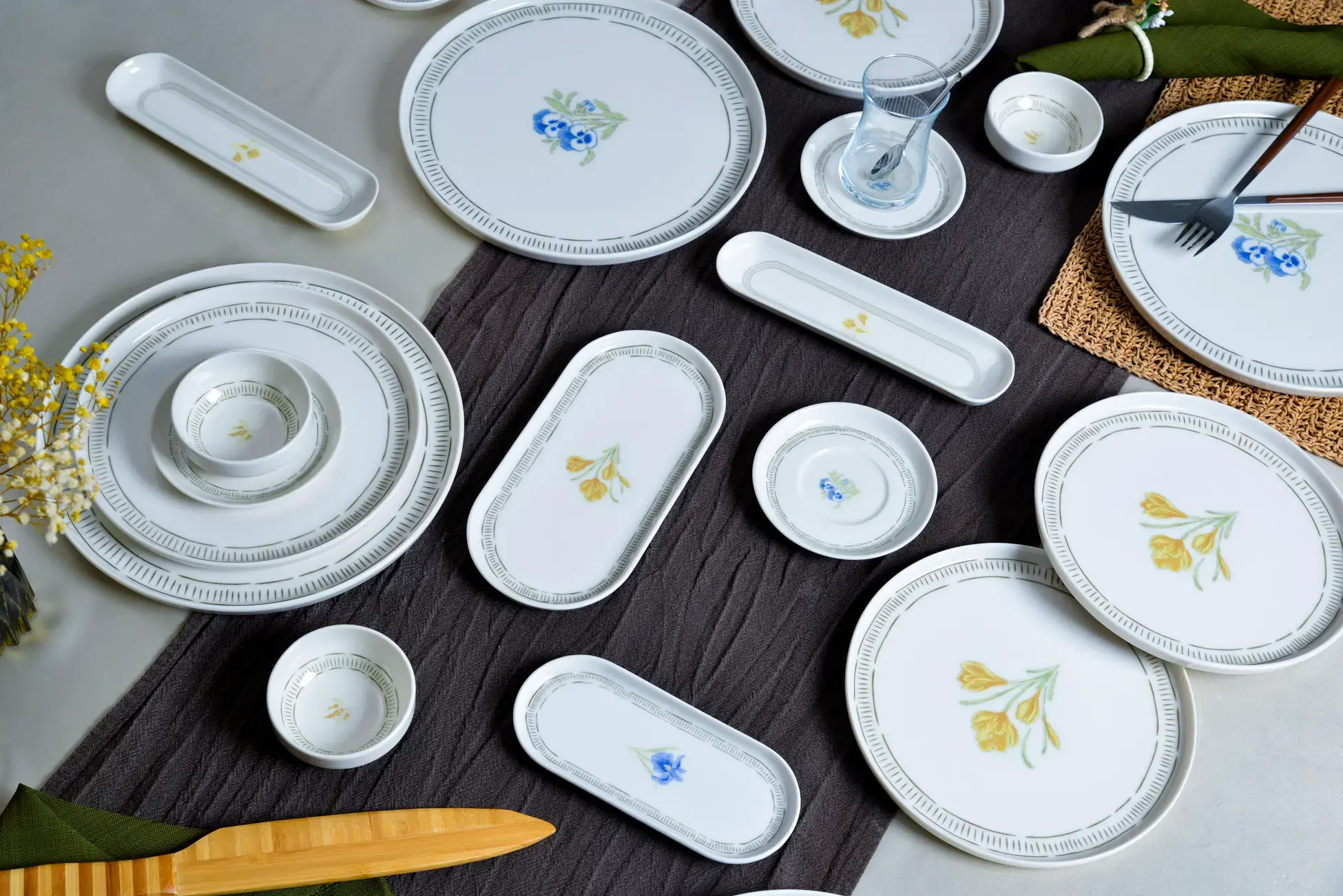 Golden Blossom Breakfast Set (26 PCS)(Mimoza)