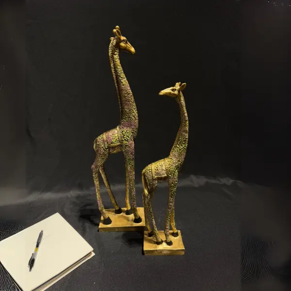Giraffe Set – Elegant Decorative Sculpture Duo