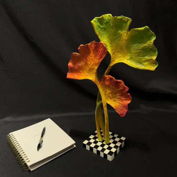 Autumn Leaves Sculpture – Decorative Fall-Inspired Design with Checkered Base