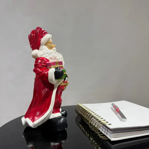 Ferozzi Classic Santa Claus Figurine with Checkered Vest – Handcrafted Festive Holiday Decoration