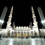 Islamic Upright Gaze - Premium Tempered Glass Wall Art Horizontal