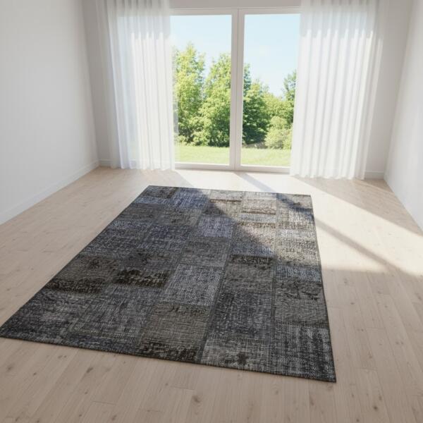 Steel Harmony Patchwork Rug – Handmade Grey & Smoke Tones Carpet