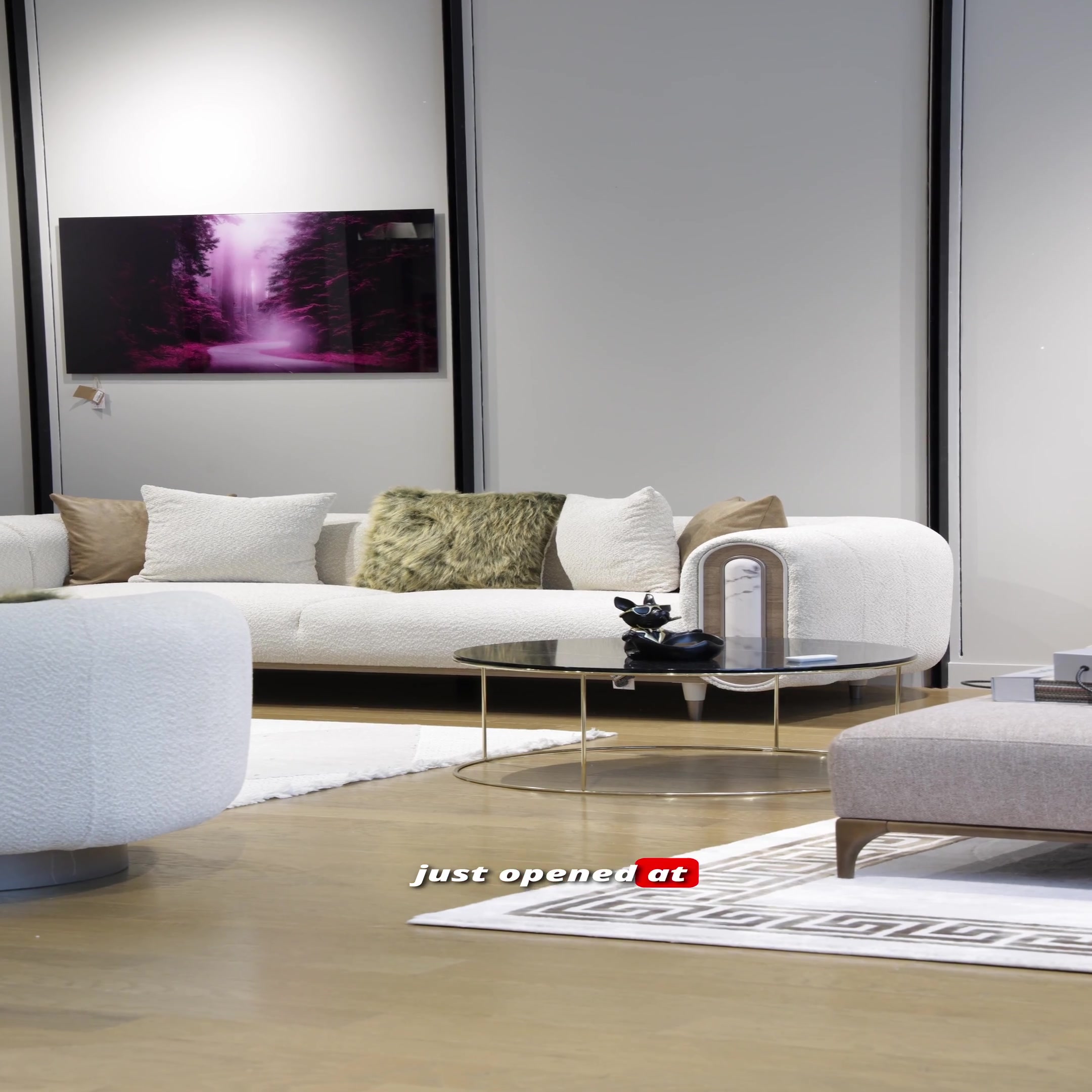 Ferozzi Furniture Reels Np-Mall