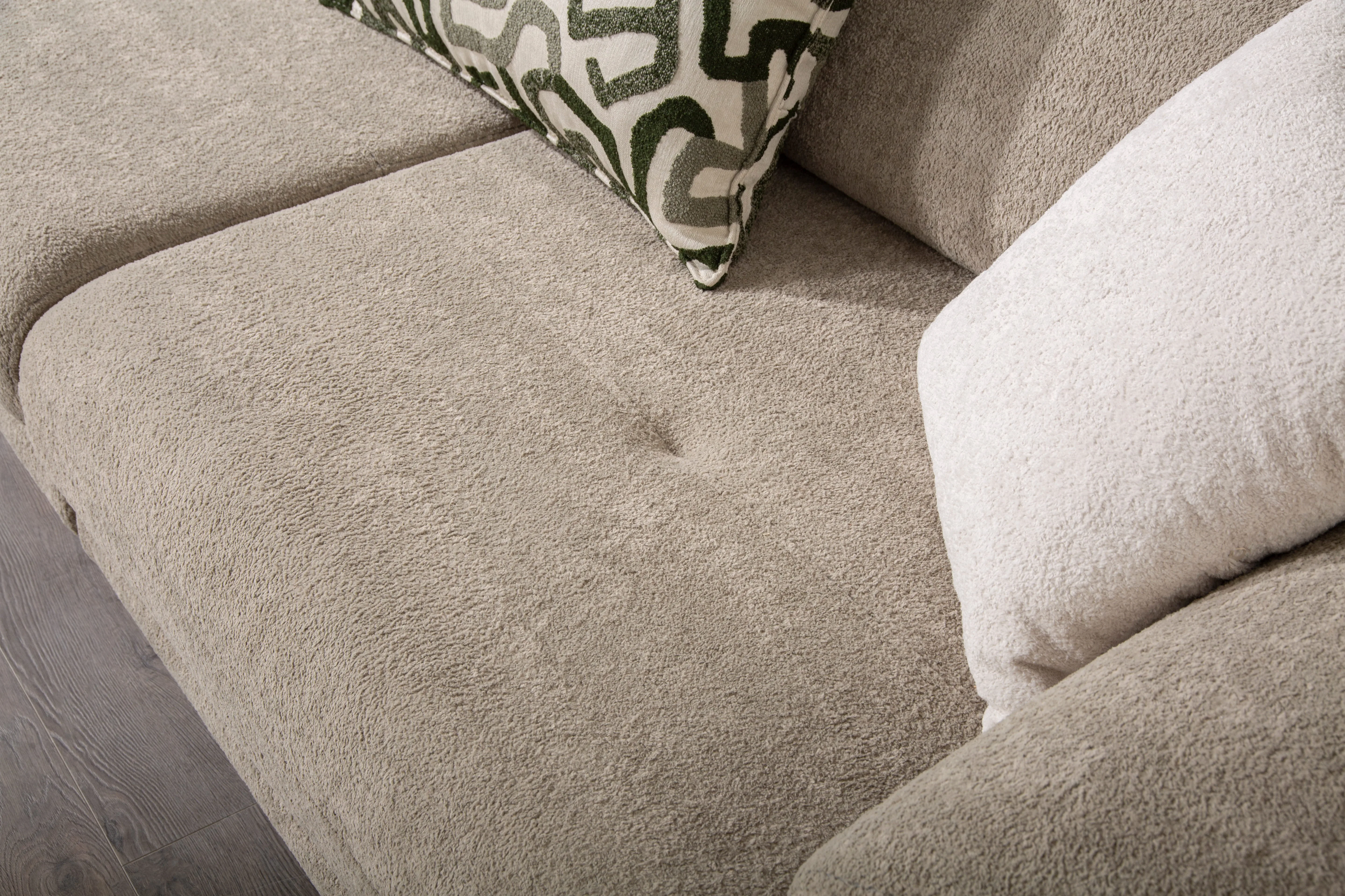 Gainesville Sofa – sofa detail view 8 | Ferozzi