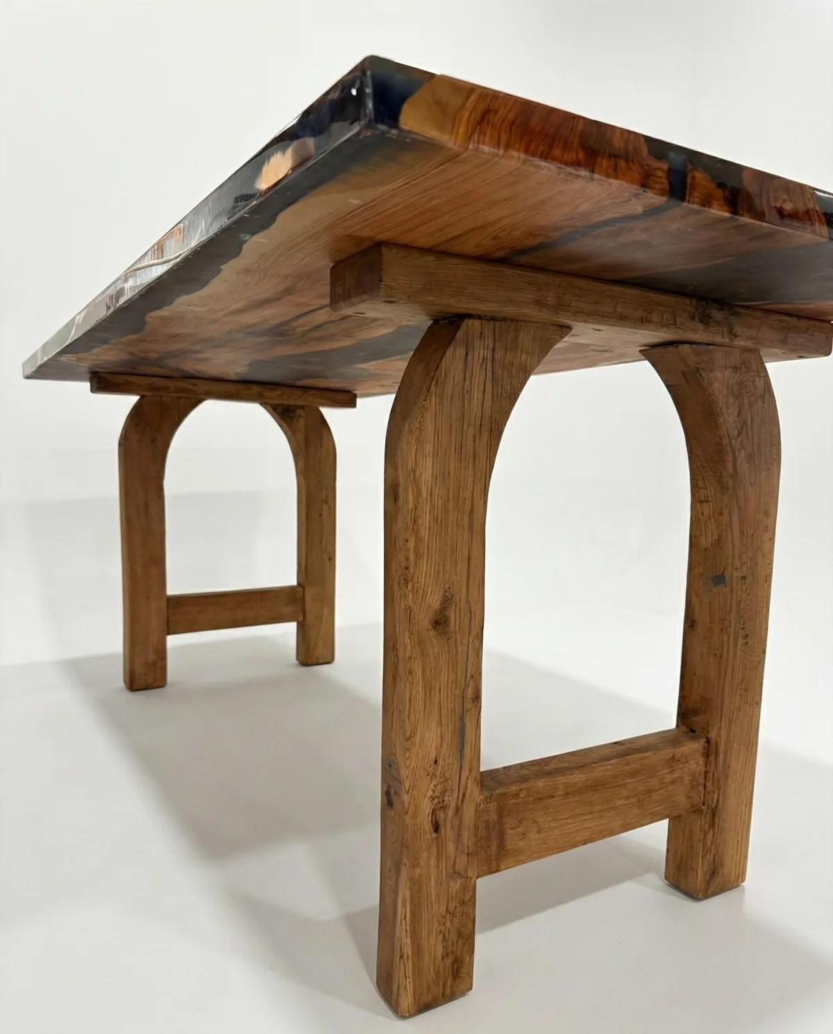High End Epoxy Table – epoxy table detail view 4 | Ferozzi