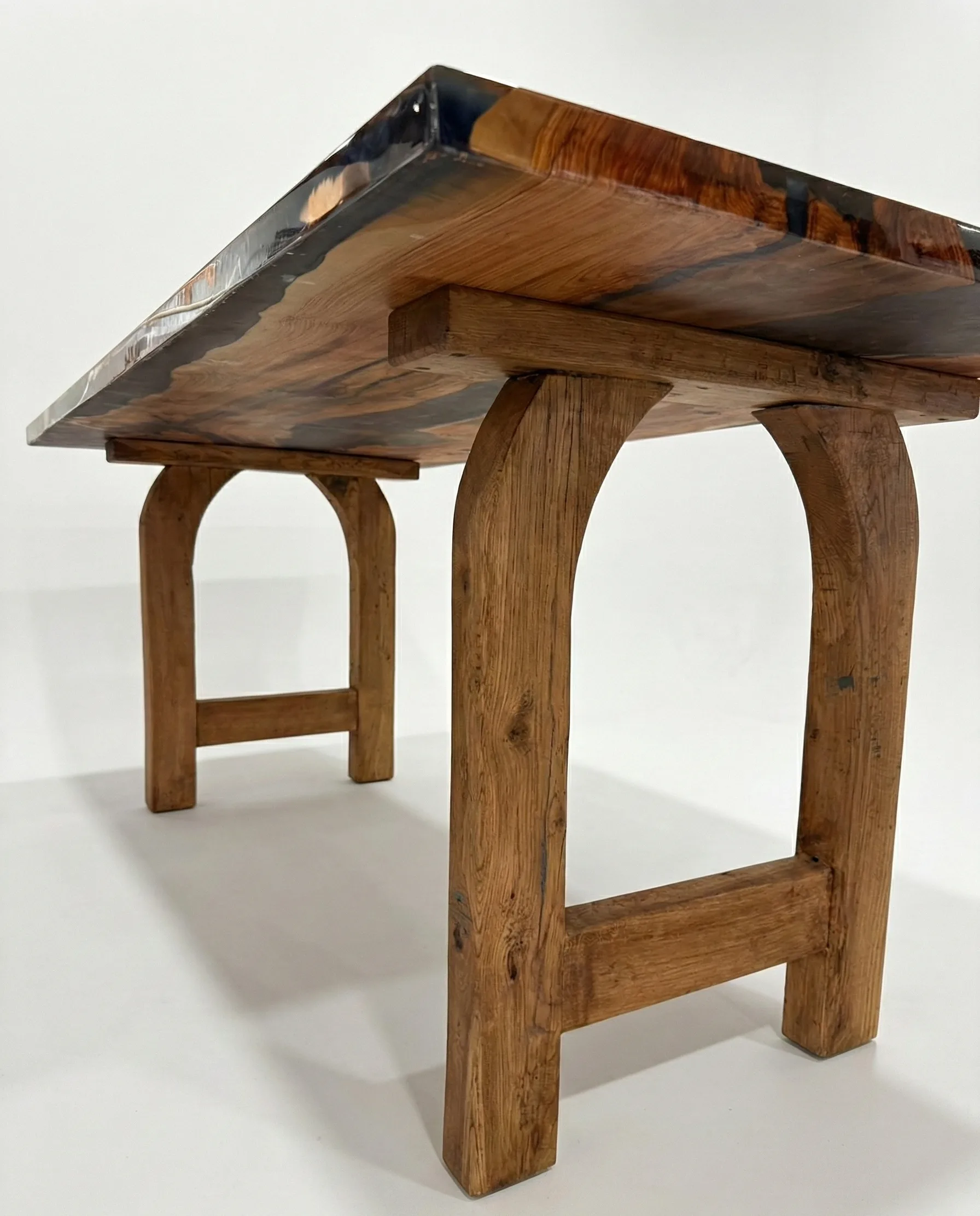 High End Epoxy Table – epoxy table detail view 4 | Ferozzi