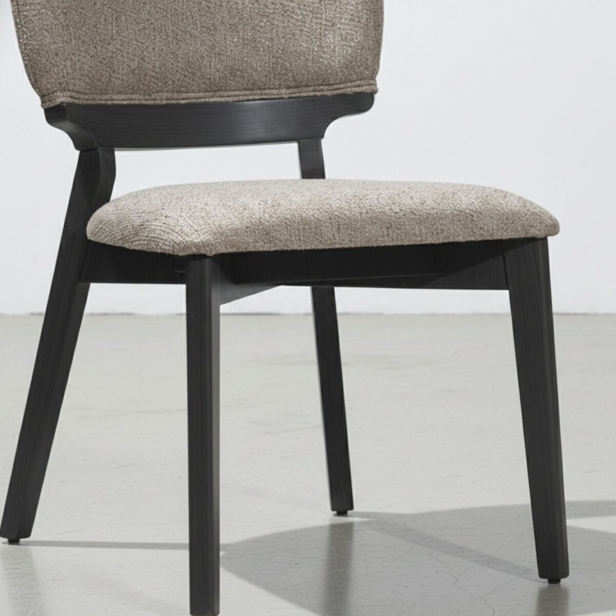 Lino Dining Chair – chair detail view 2 | Ferozzi