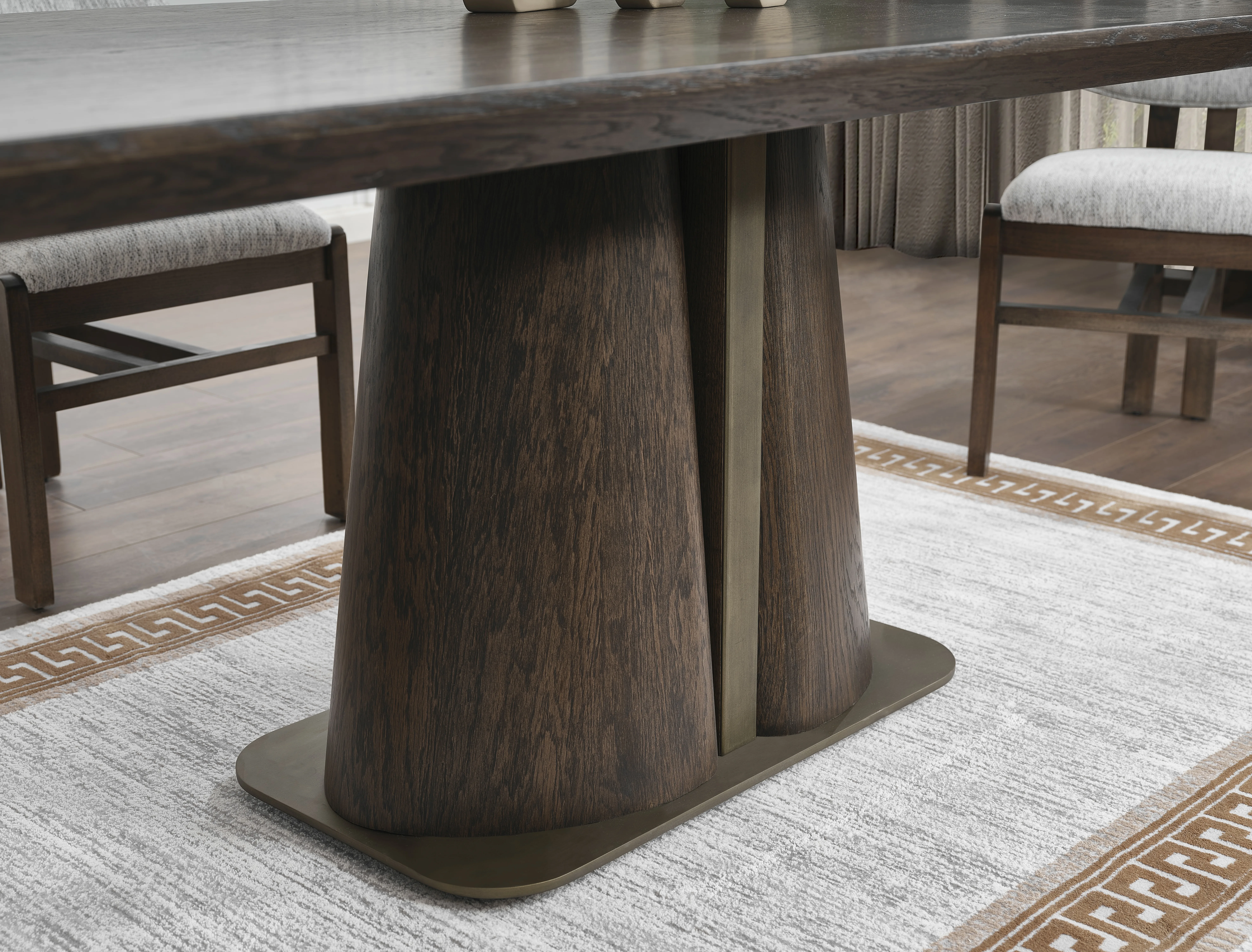 Ocean Dining Table – dining table detail view 3 | Ferozzi