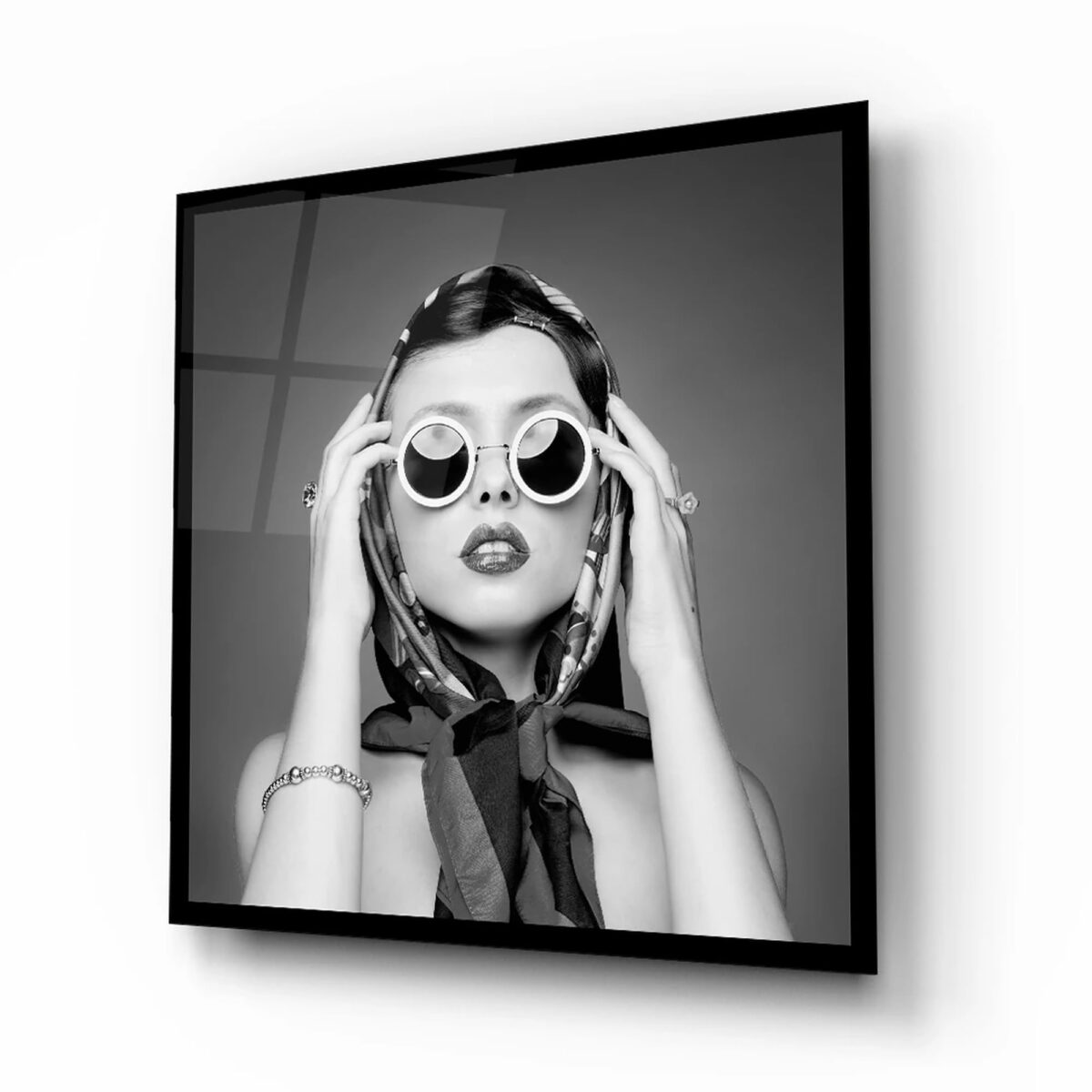 Vintage Fashion Portrait Glass Wall Art