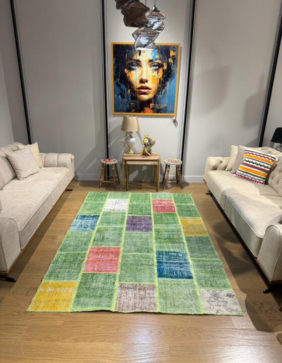 Rugs & Poufs